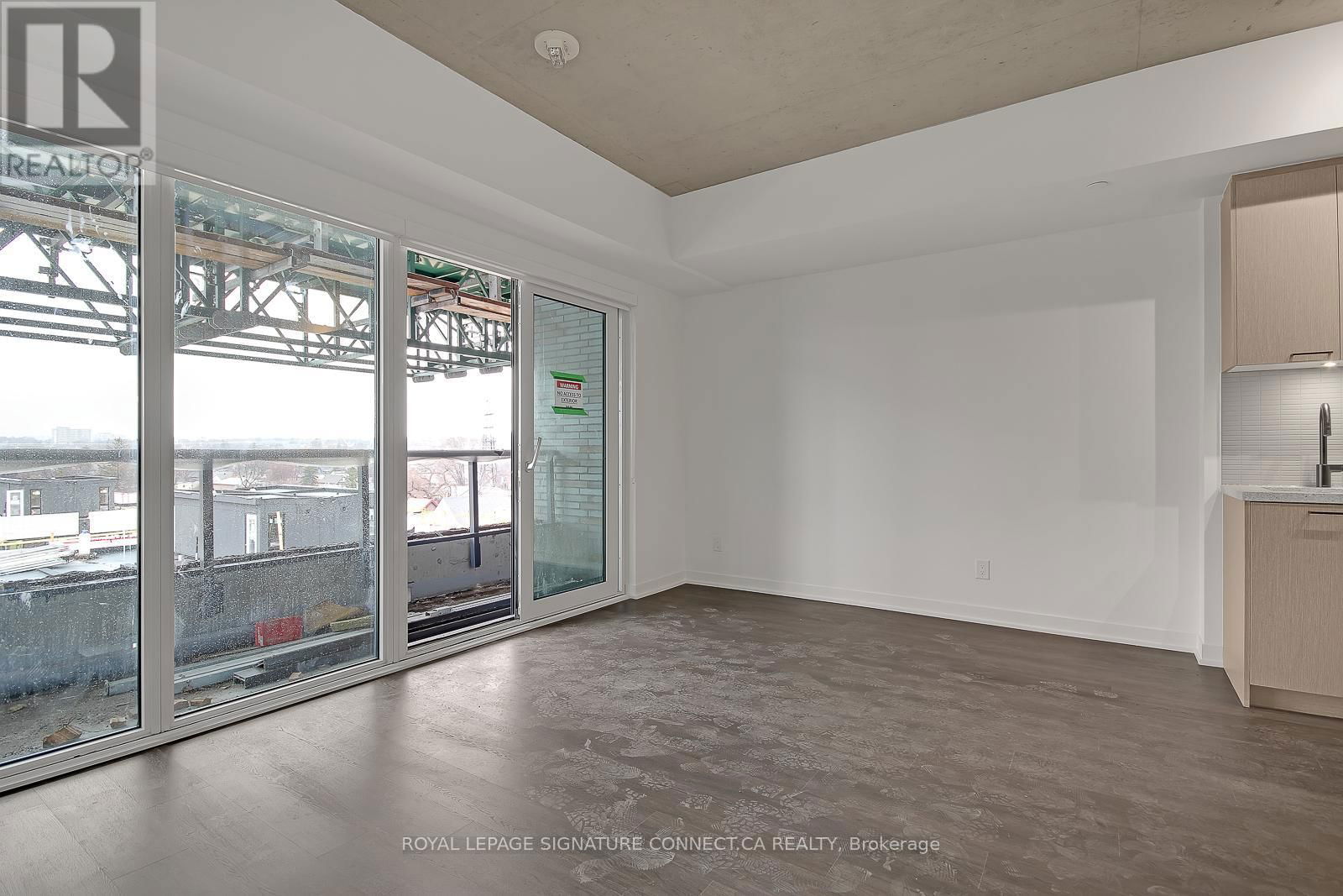 519 - 1808 ST CLAIR AVENUE WEST Image 25