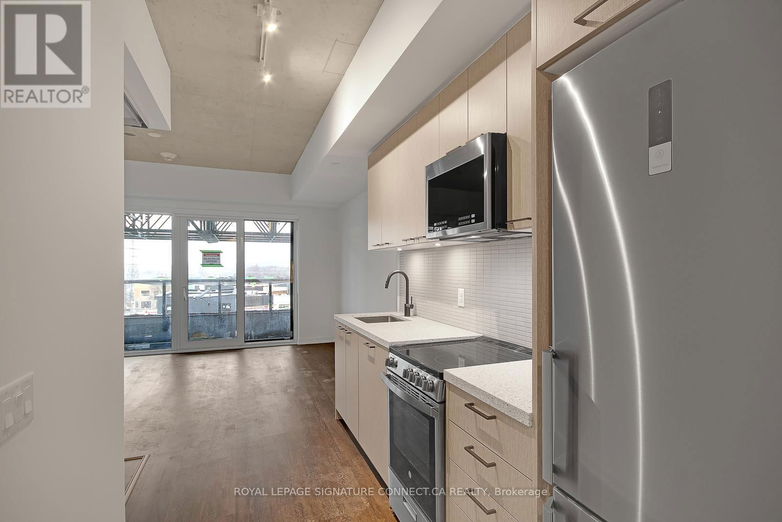 519 - 1808 ST CLAIR AVENUE WEST Image 9