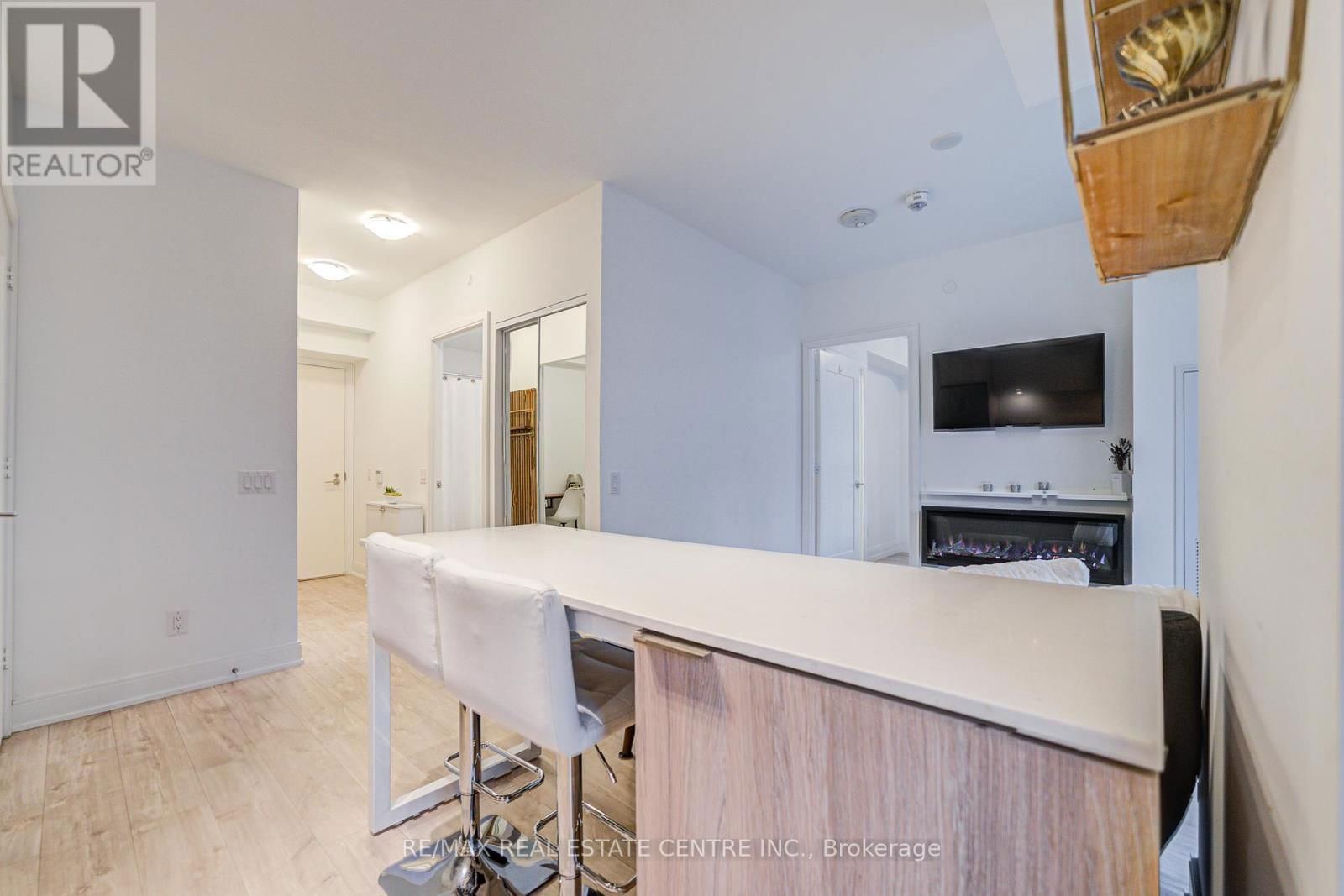 703 - 70 ANNIE CRAIG DRIVE Image 10
