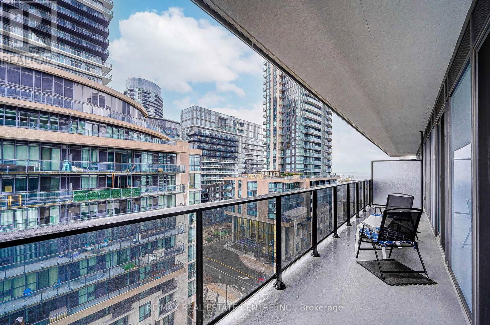 703 - 70 ANNIE CRAIG DRIVE Image 21