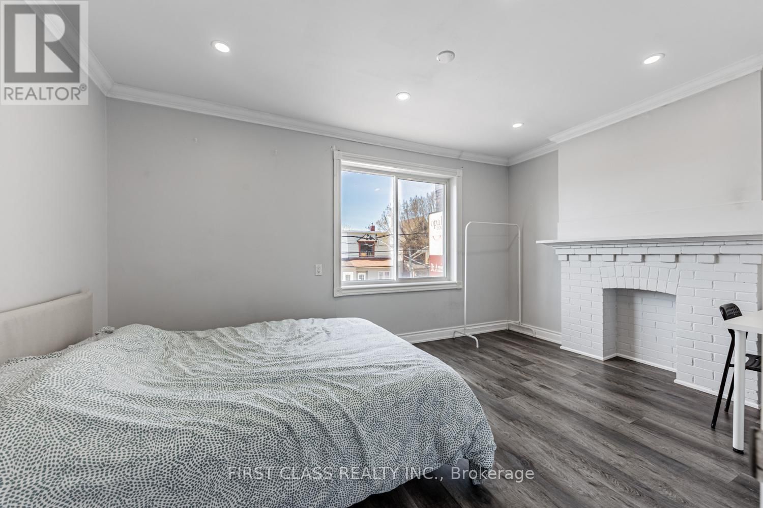 1113 DUFFERIN STREET Image 18