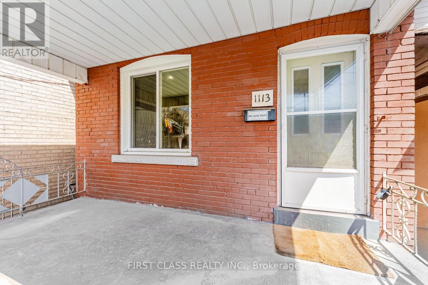 1113 DUFFERIN STREET Image 2