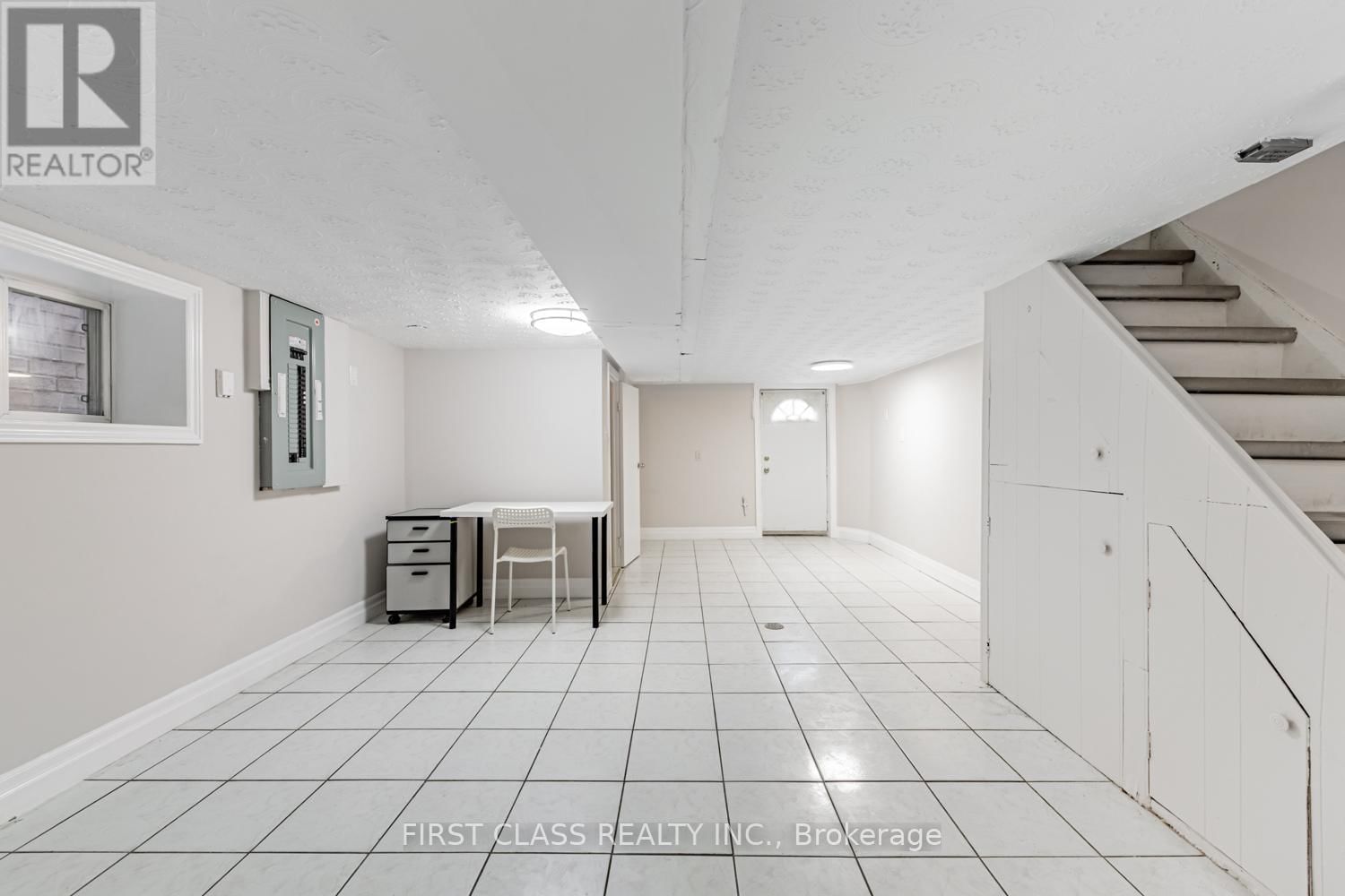 1113 DUFFERIN STREET Image 24