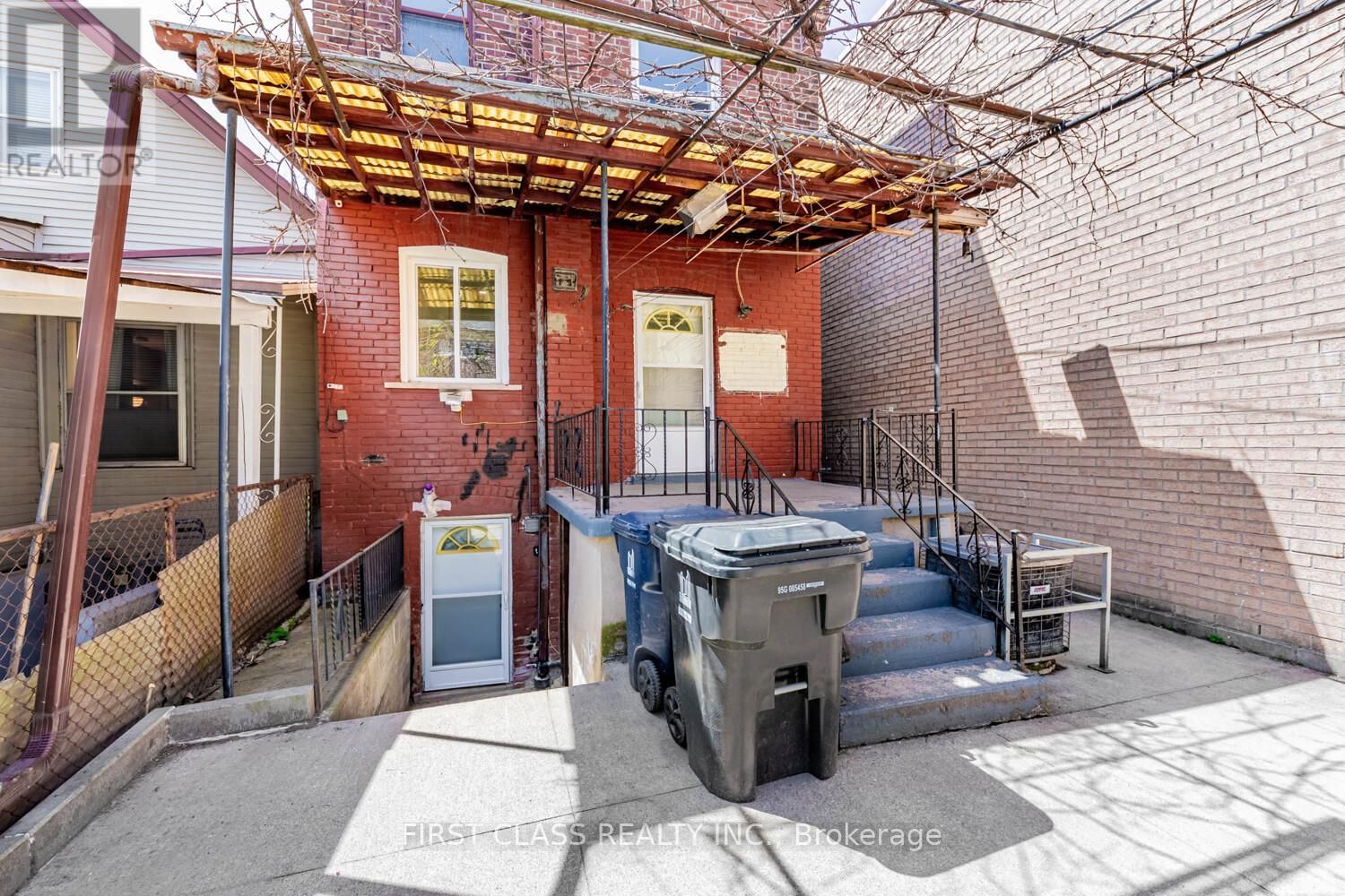 1113 DUFFERIN STREET Image 31