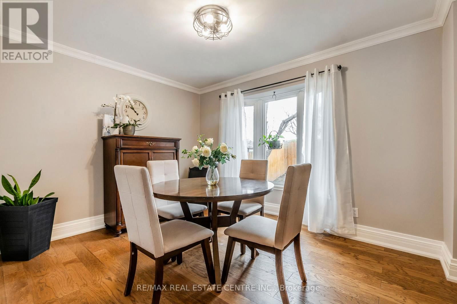 481 BELL STREET Image 11