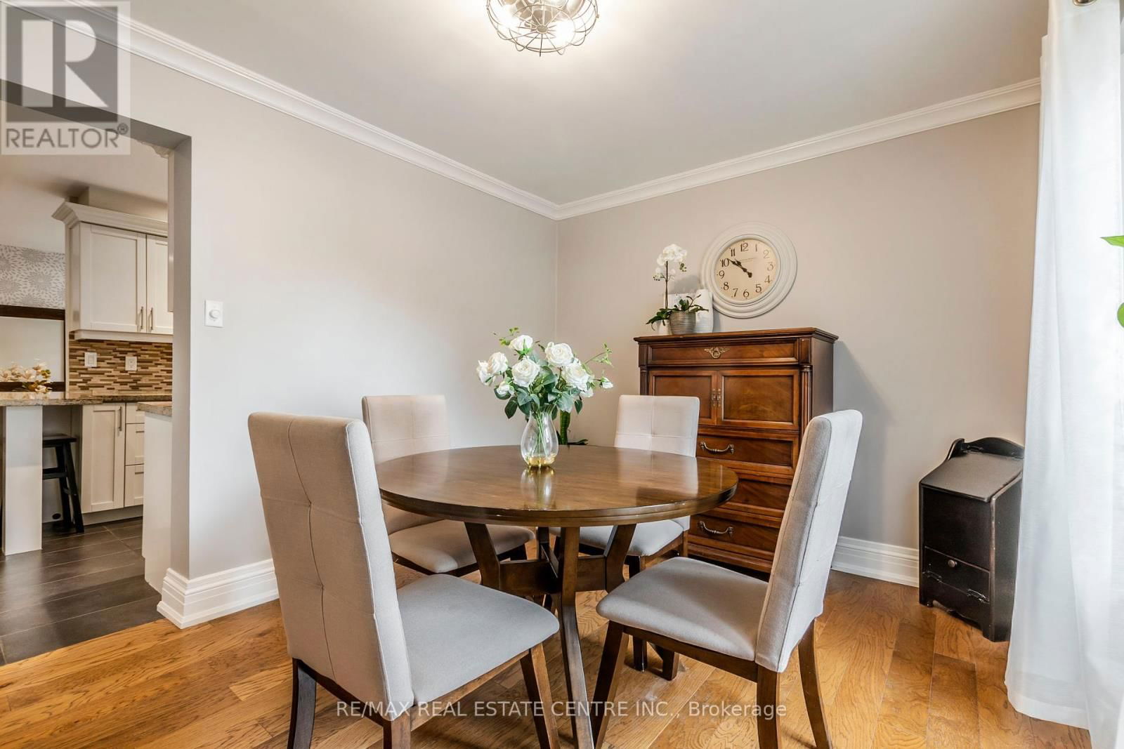 481 BELL STREET Image 12