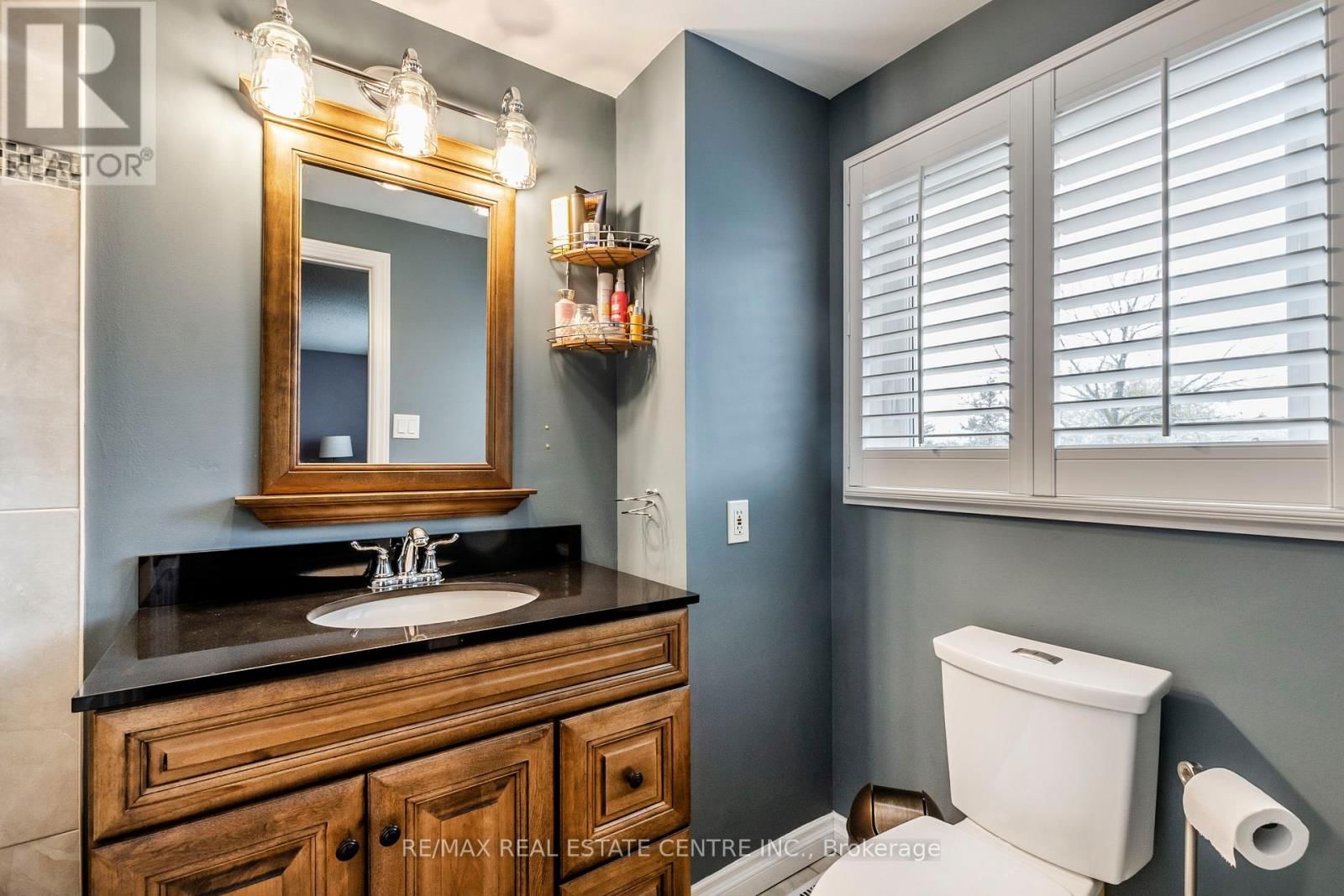 481 BELL STREET Image 20