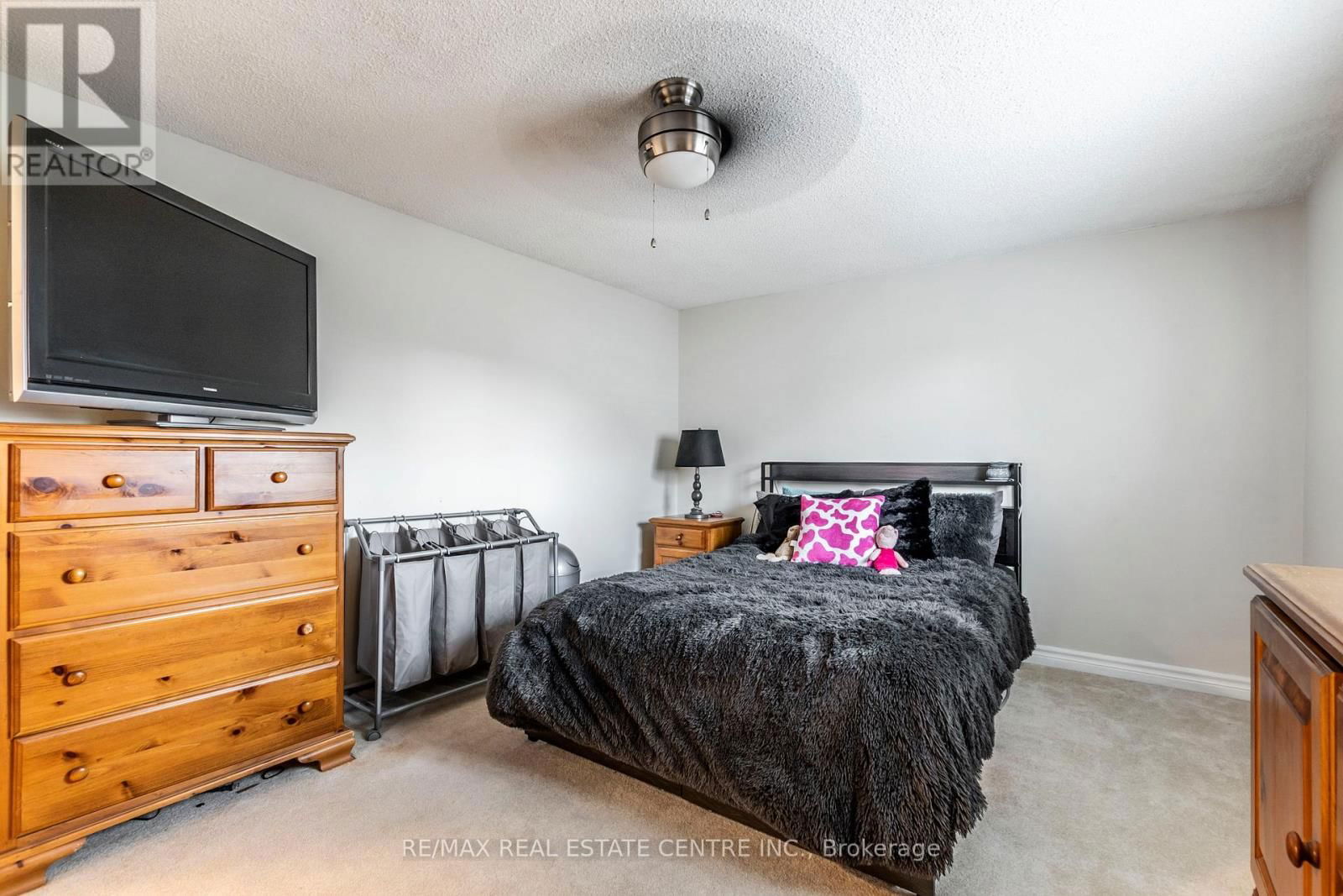 481 BELL STREET Image 24