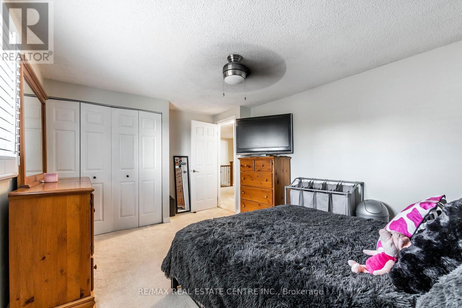 481 BELL STREET Image 25