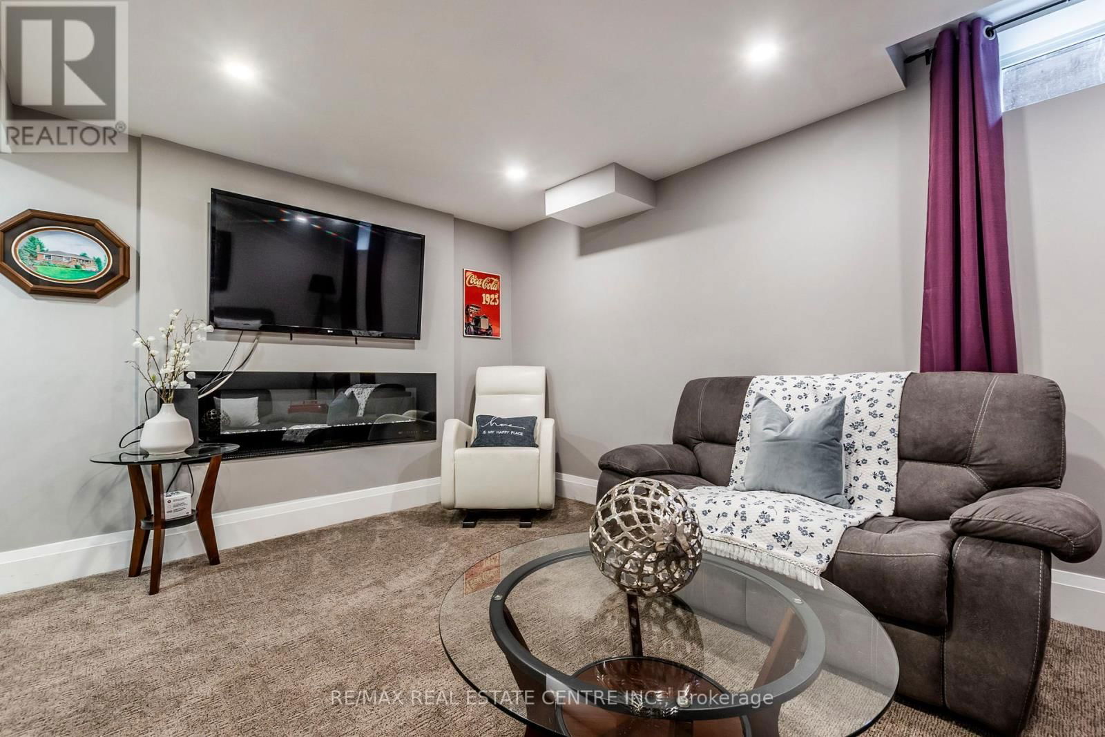 481 BELL STREET Image 27