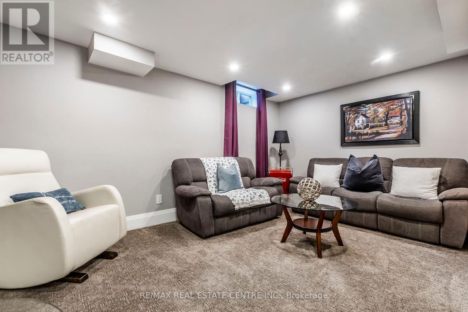 481 BELL STREET Image 28