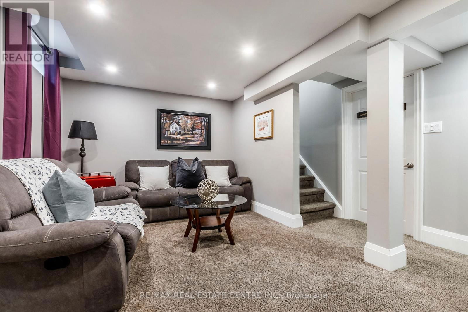 481 BELL STREET Image 29