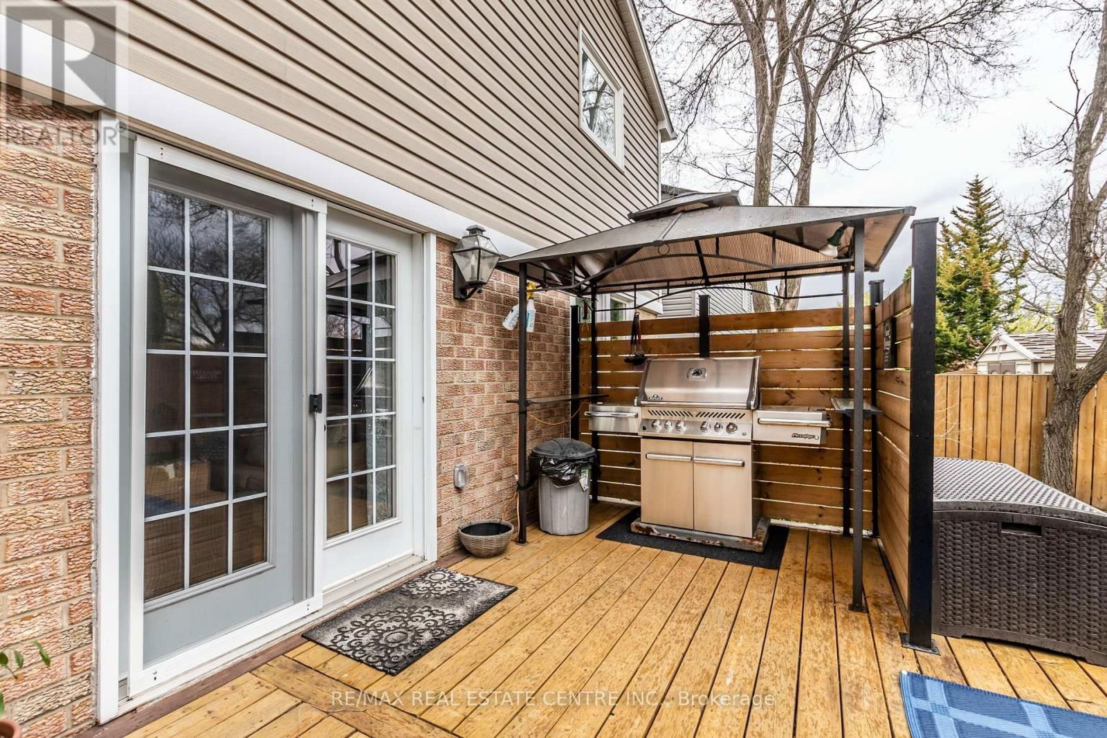 481 BELL STREET Image 34