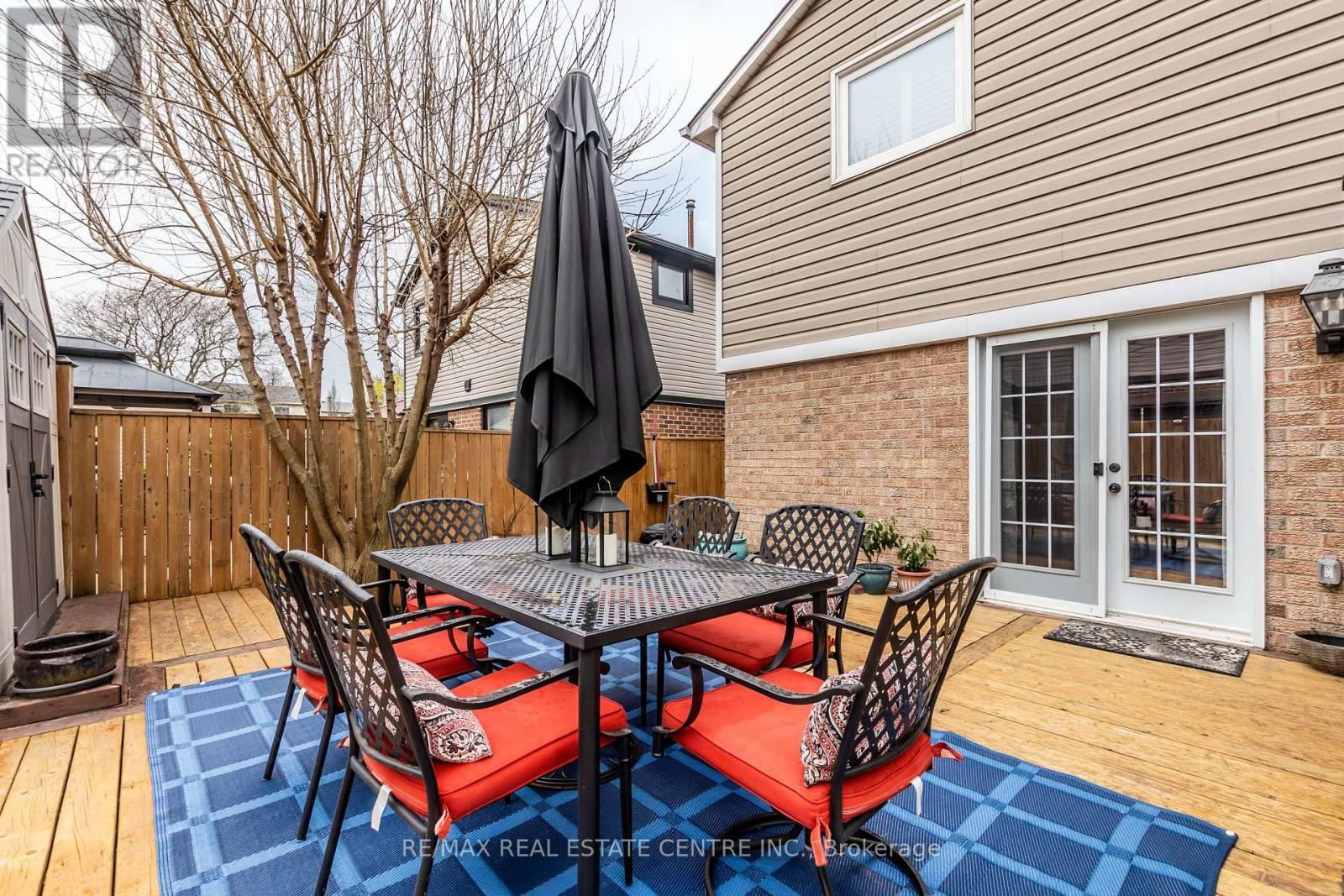 481 BELL STREET Image 35