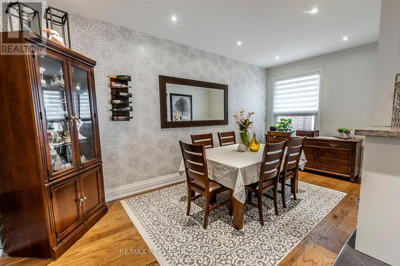 481 BELL STREET Image 9