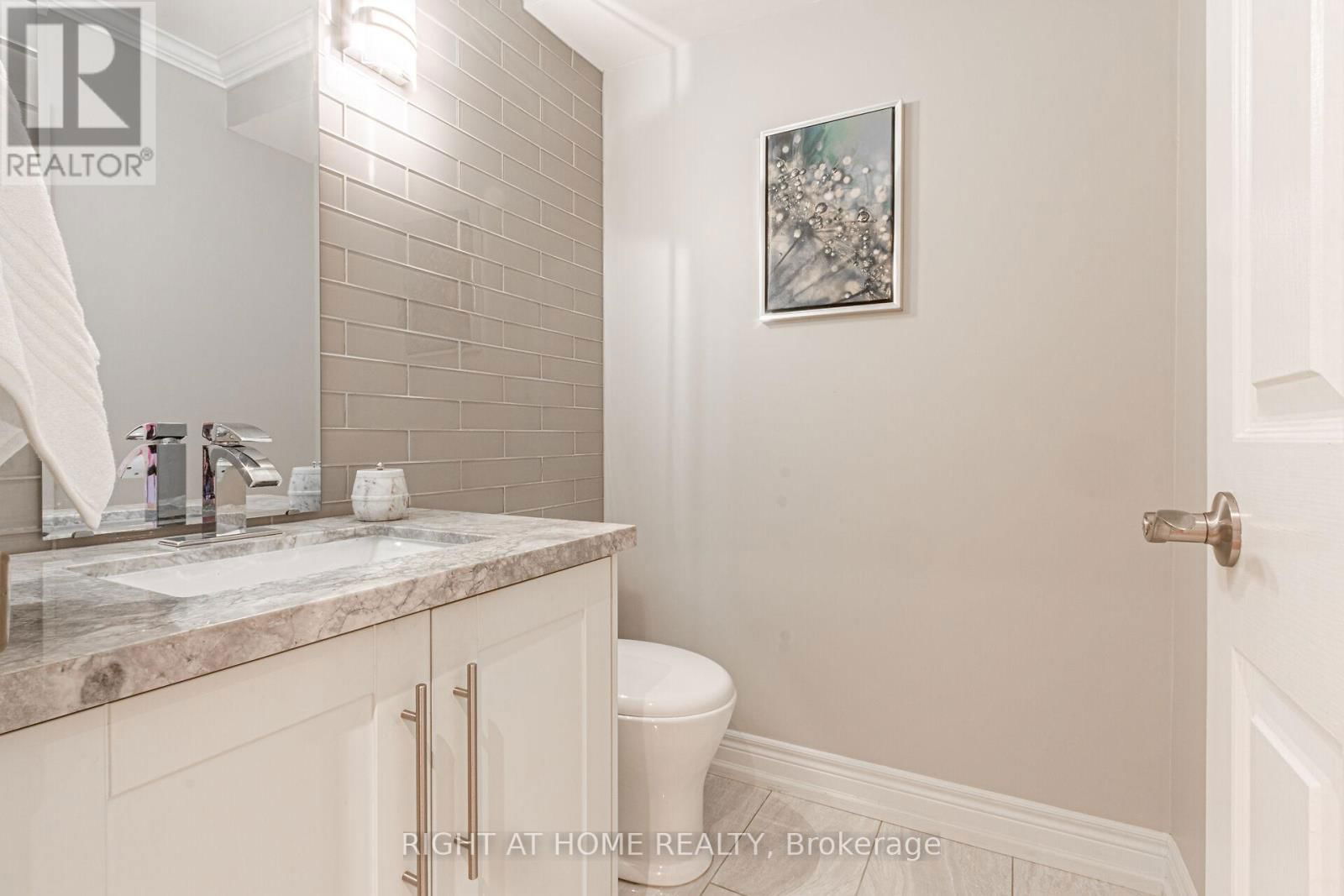 4302 HIGHGATE CRESCENT Image 23