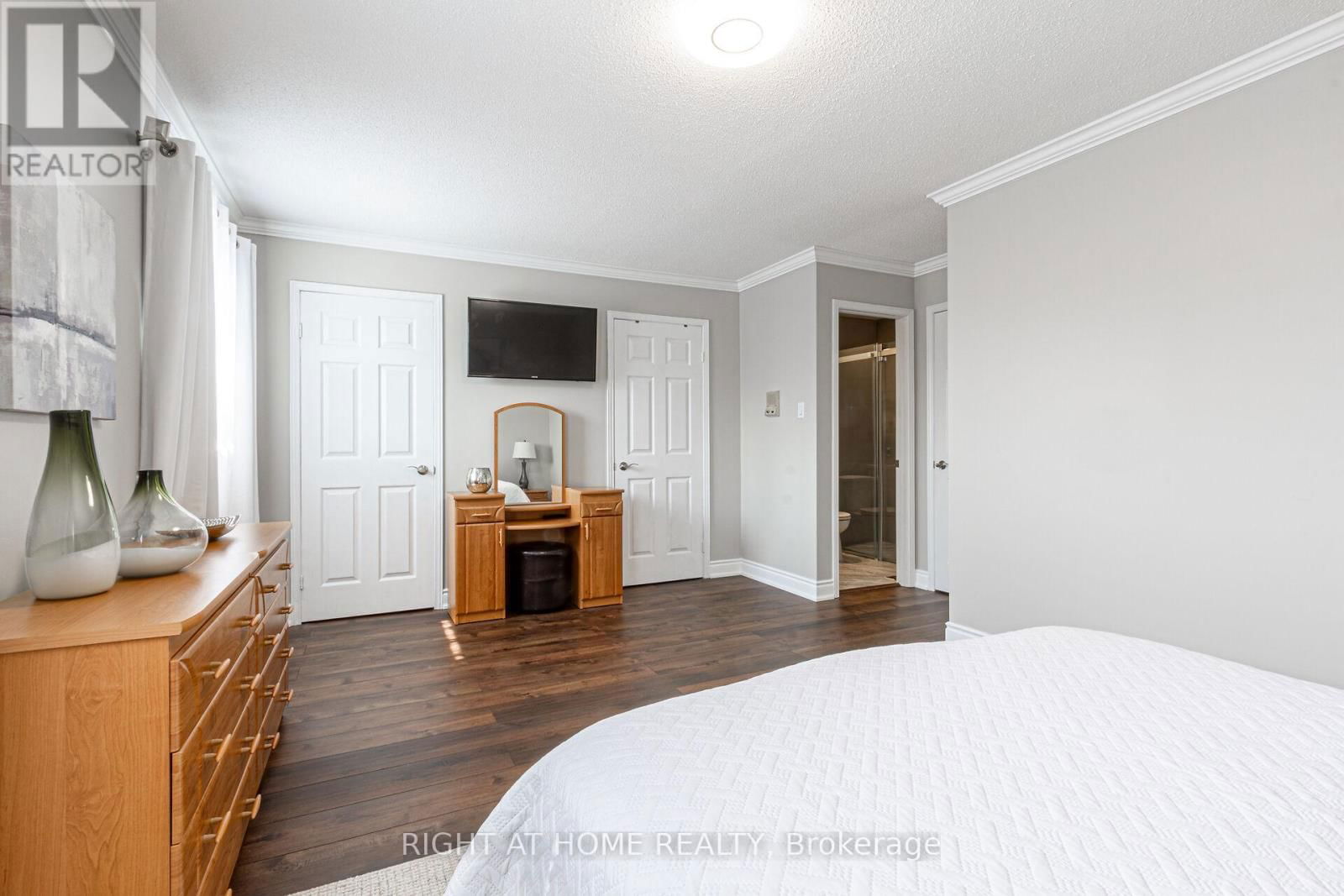 4302 HIGHGATE CRESCENT Image 29