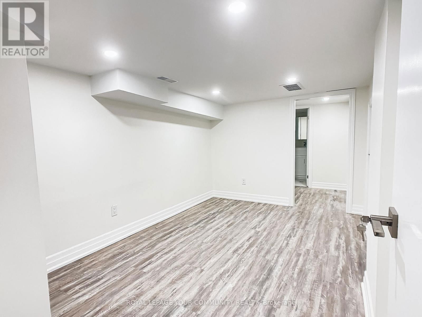 1623 KEELE STREET Image 15