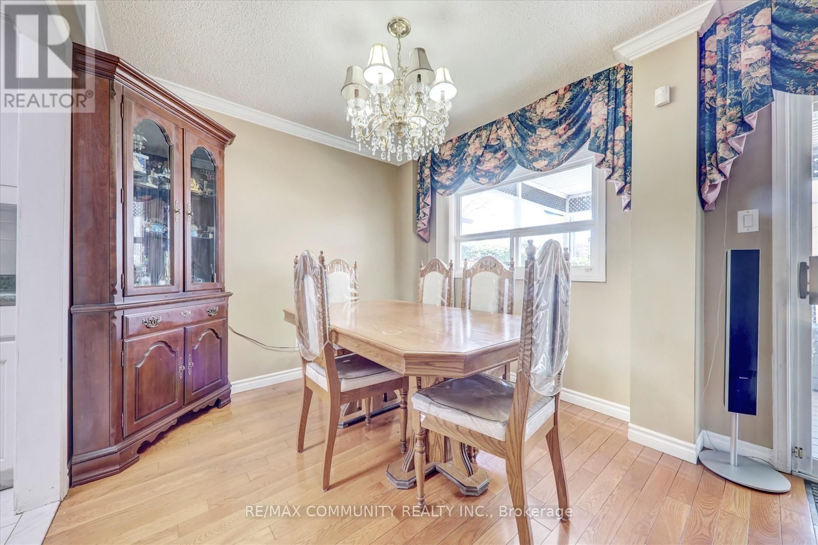 39 AUTUMN GLEN CIRCLE Image 11
