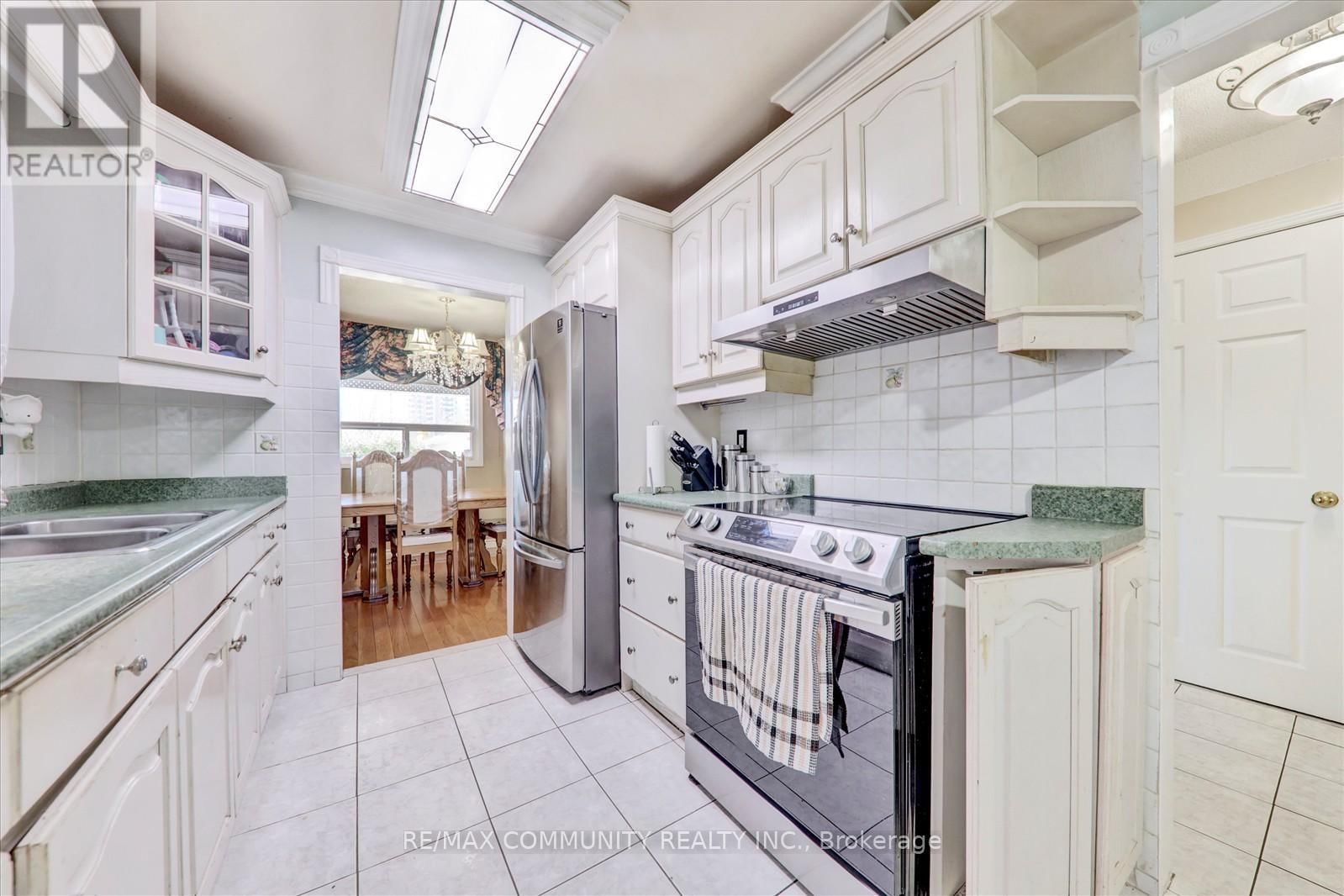 39 AUTUMN GLEN CIRCLE Image 13