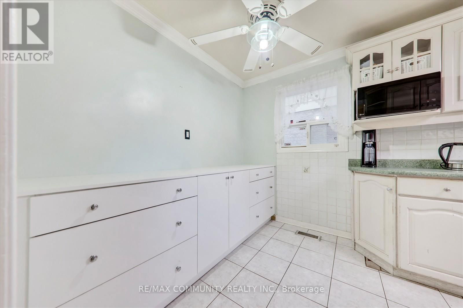 39 AUTUMN GLEN CIRCLE Image 14