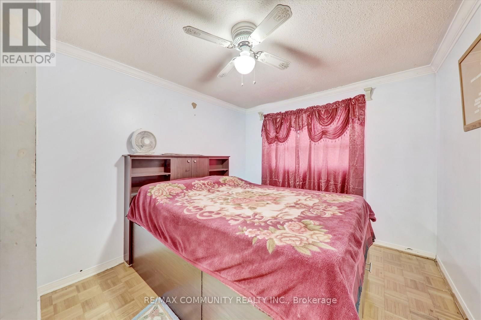 39 AUTUMN GLEN CIRCLE Image 16