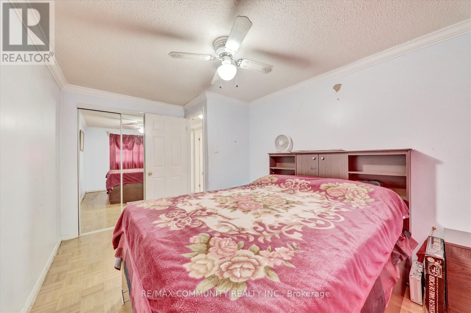 39 AUTUMN GLEN CIRCLE Image 17