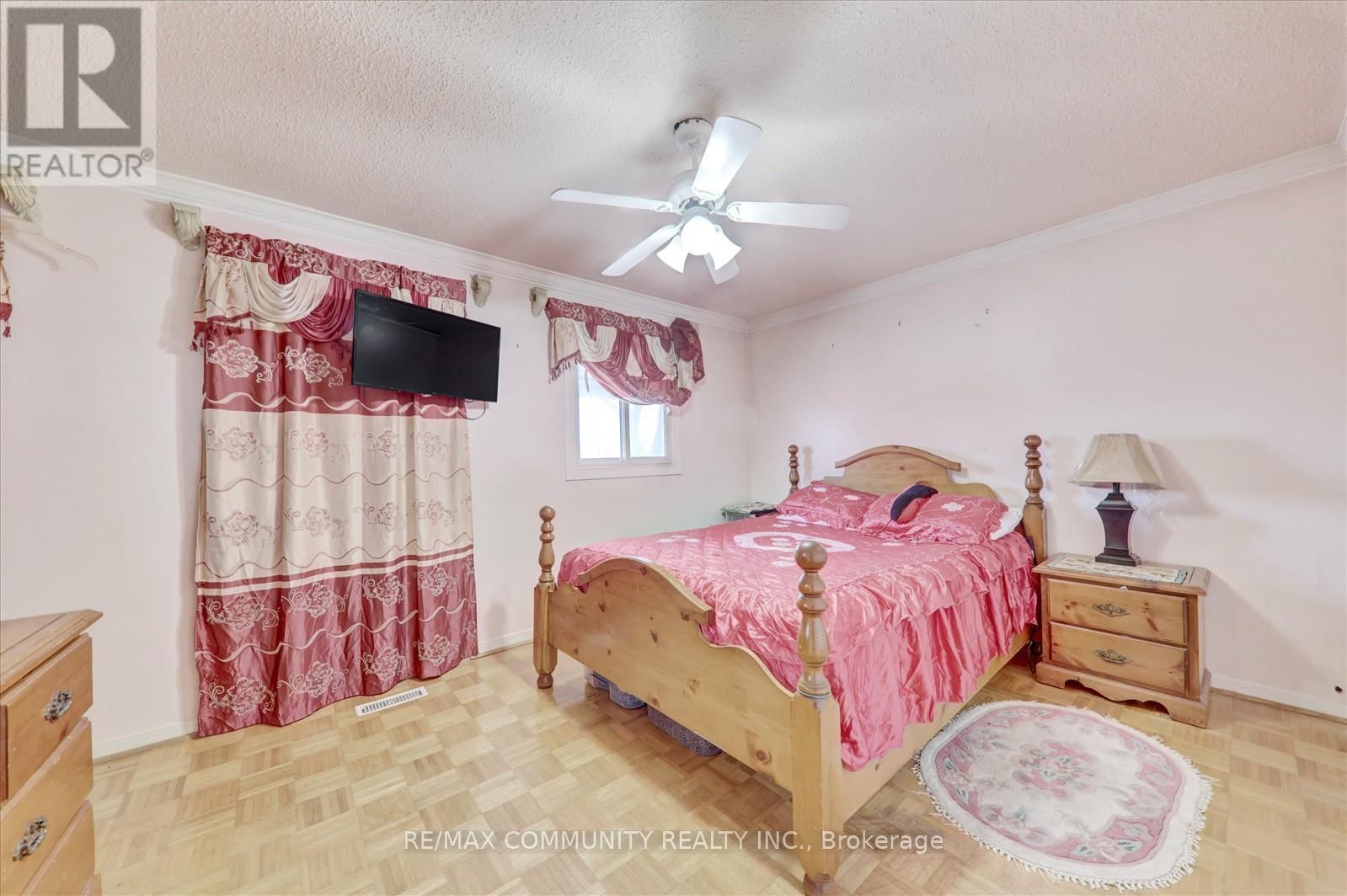 39 AUTUMN GLEN CIRCLE Image 19