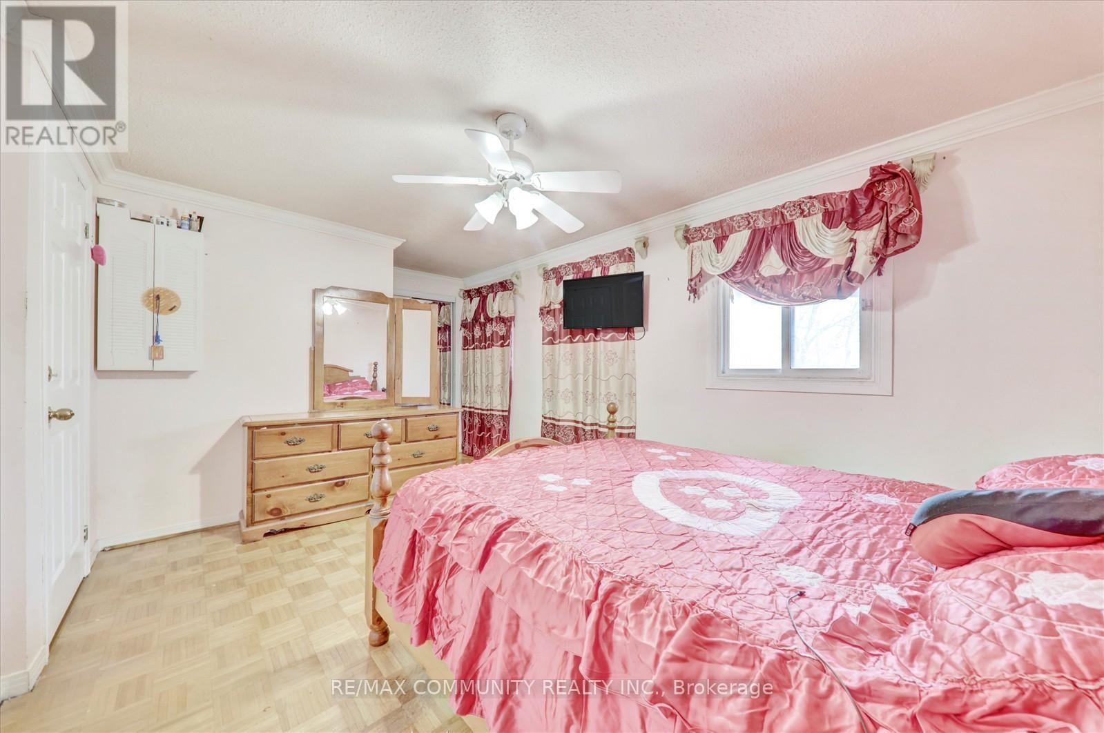 39 AUTUMN GLEN CIRCLE Image 20