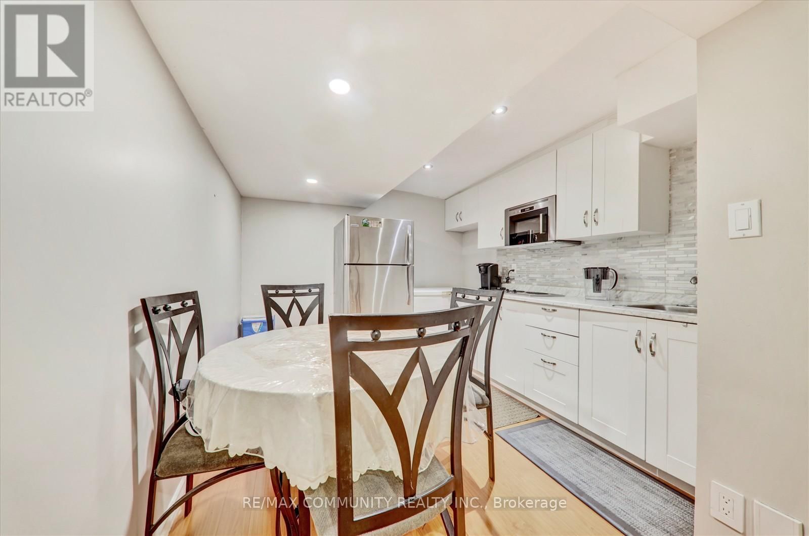 39 AUTUMN GLEN CIRCLE Image 27