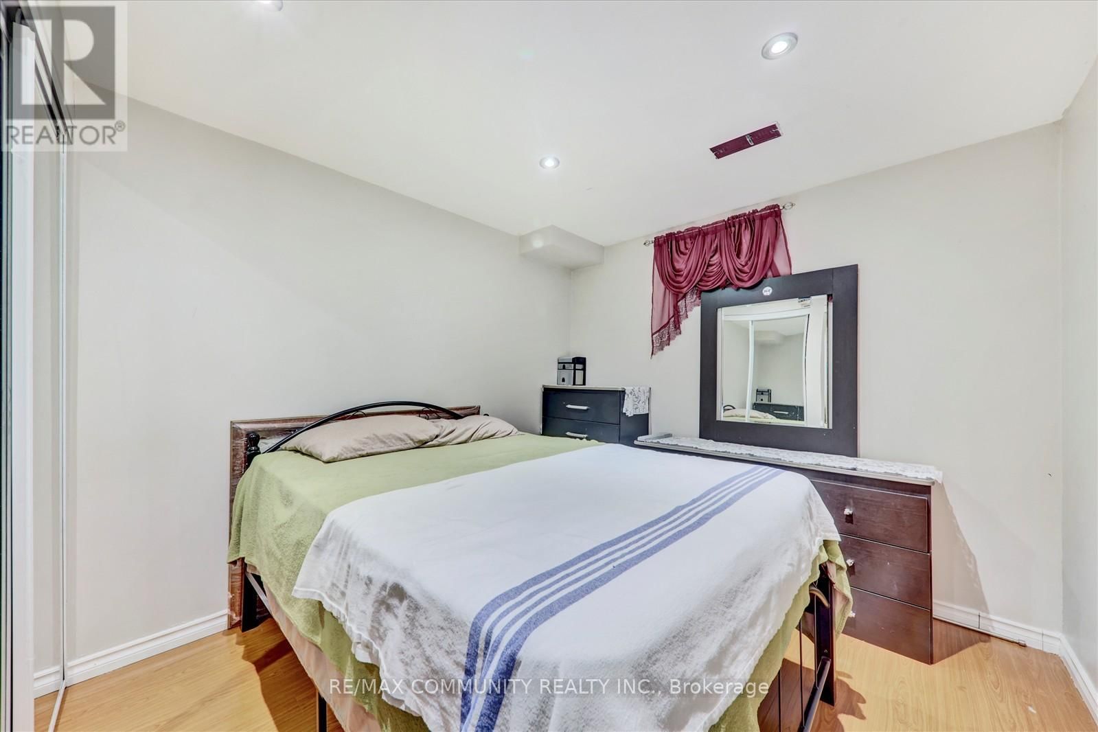 39 AUTUMN GLEN CIRCLE Image 29
