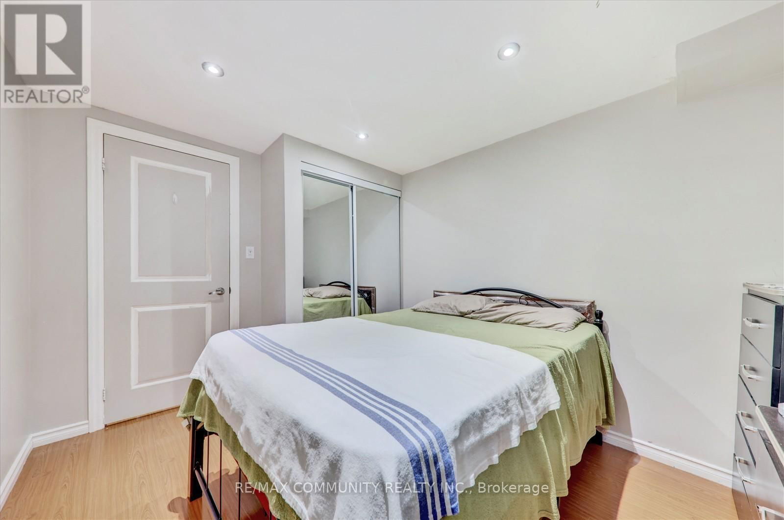 39 AUTUMN GLEN CIRCLE Image 30