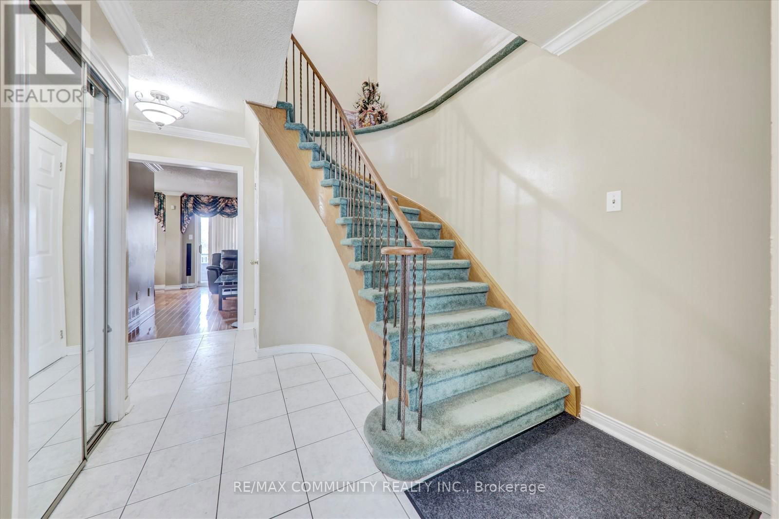 39 AUTUMN GLEN CIRCLE Image 7