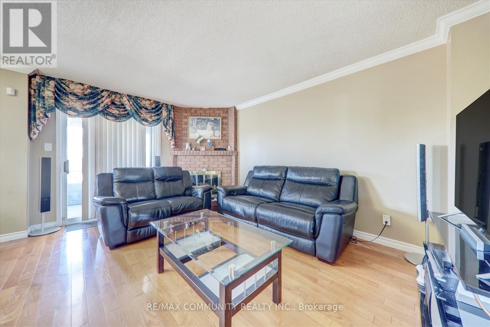 39 AUTUMN GLEN CIRCLE Image 8