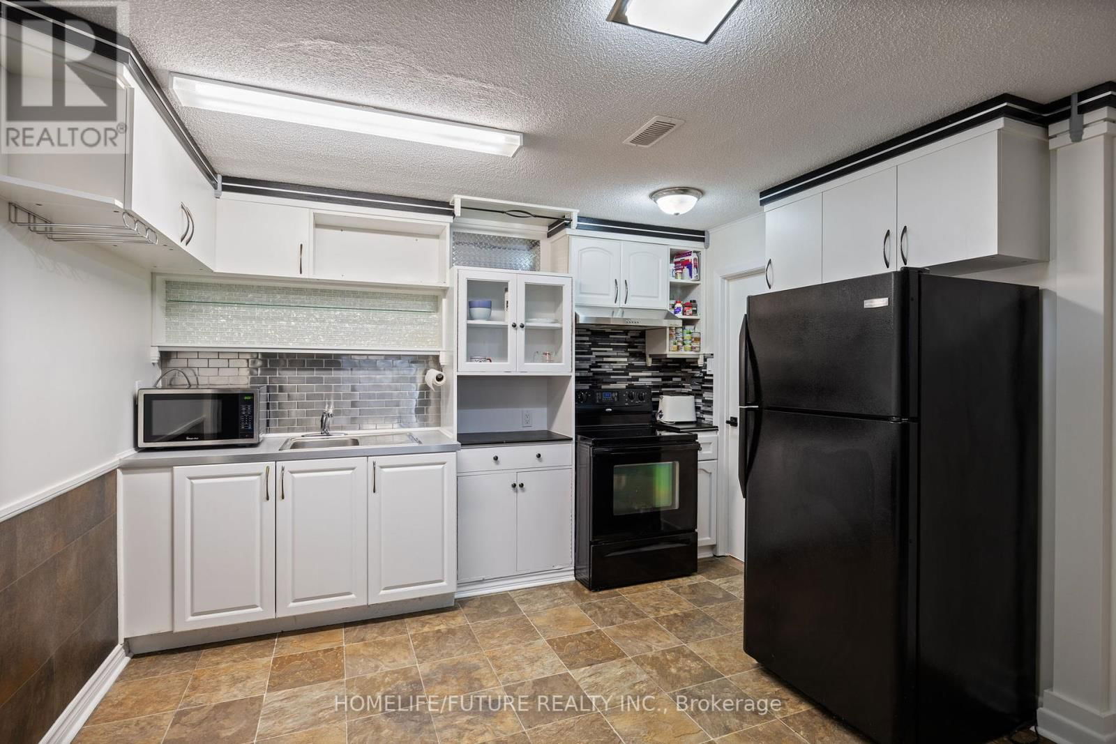 71 HAGAR AVENUE Image 33
