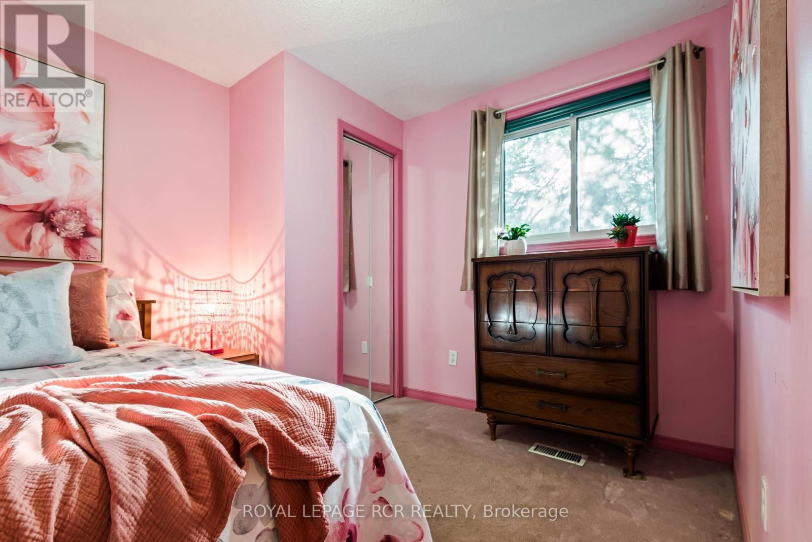 38 SECOND AVENUE Image 18