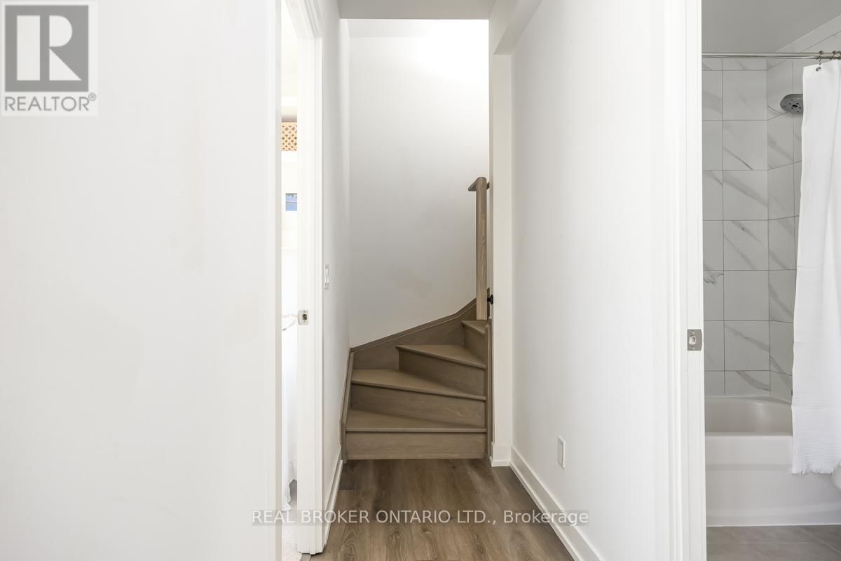 104 - 10 WILBY CRESCENT Image 8