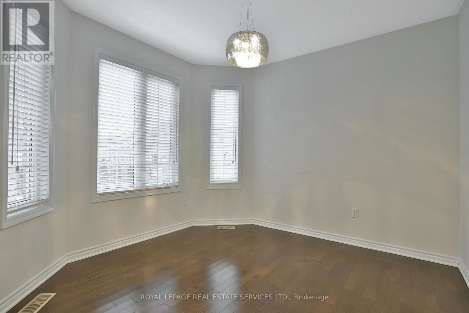2383 CALLOWAY DRIVE Image 4
