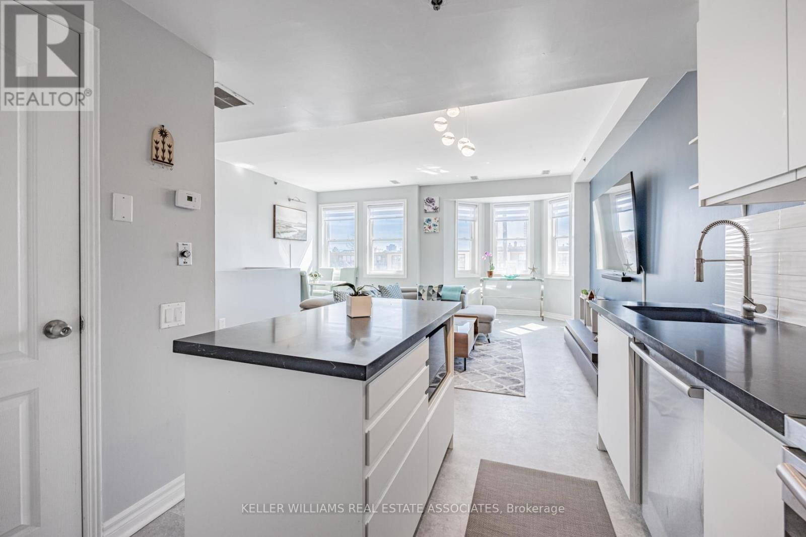 15 - 760 LAWRENCE AVENUE WEST Image 13