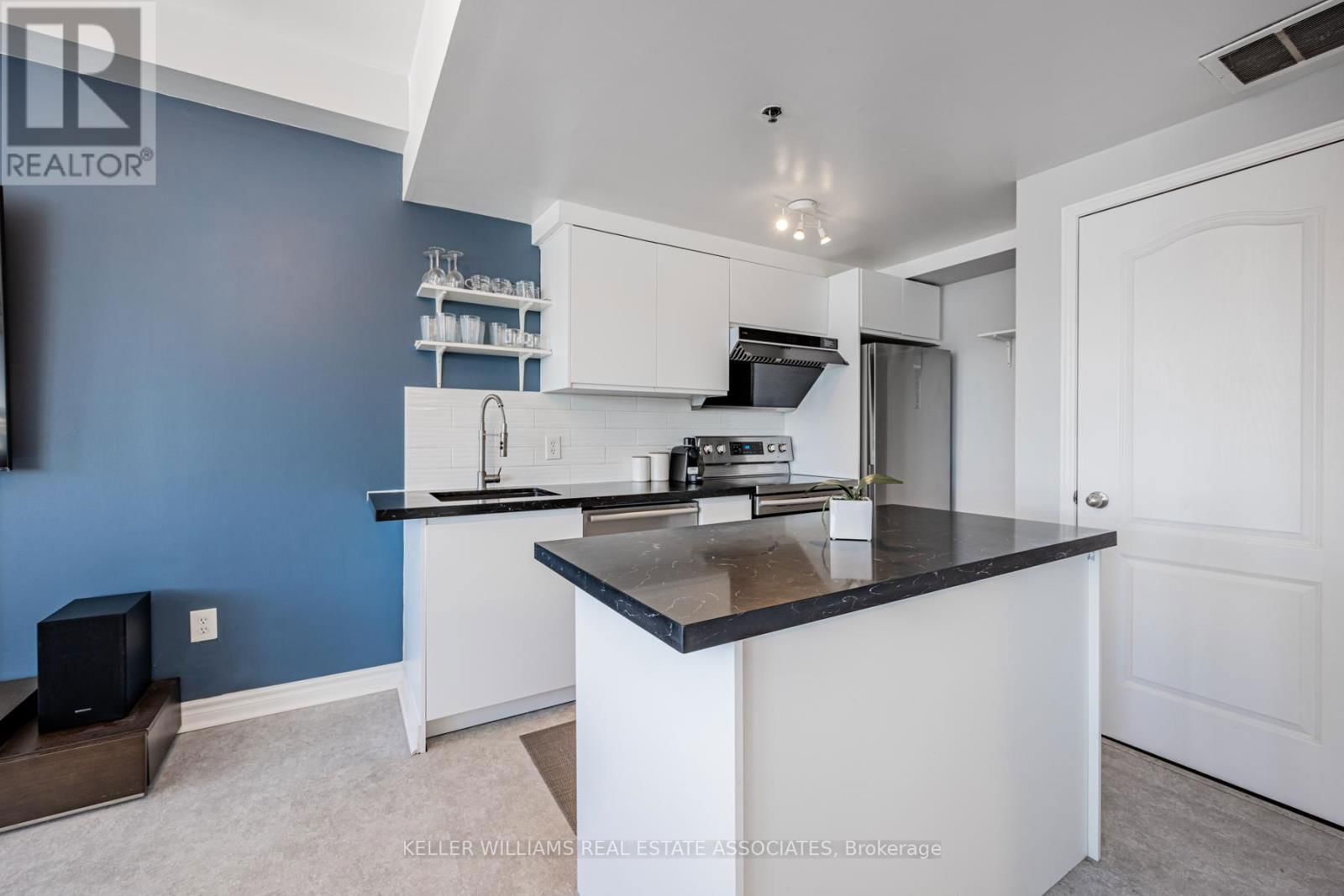 15 - 760 LAWRENCE AVENUE WEST Image 9