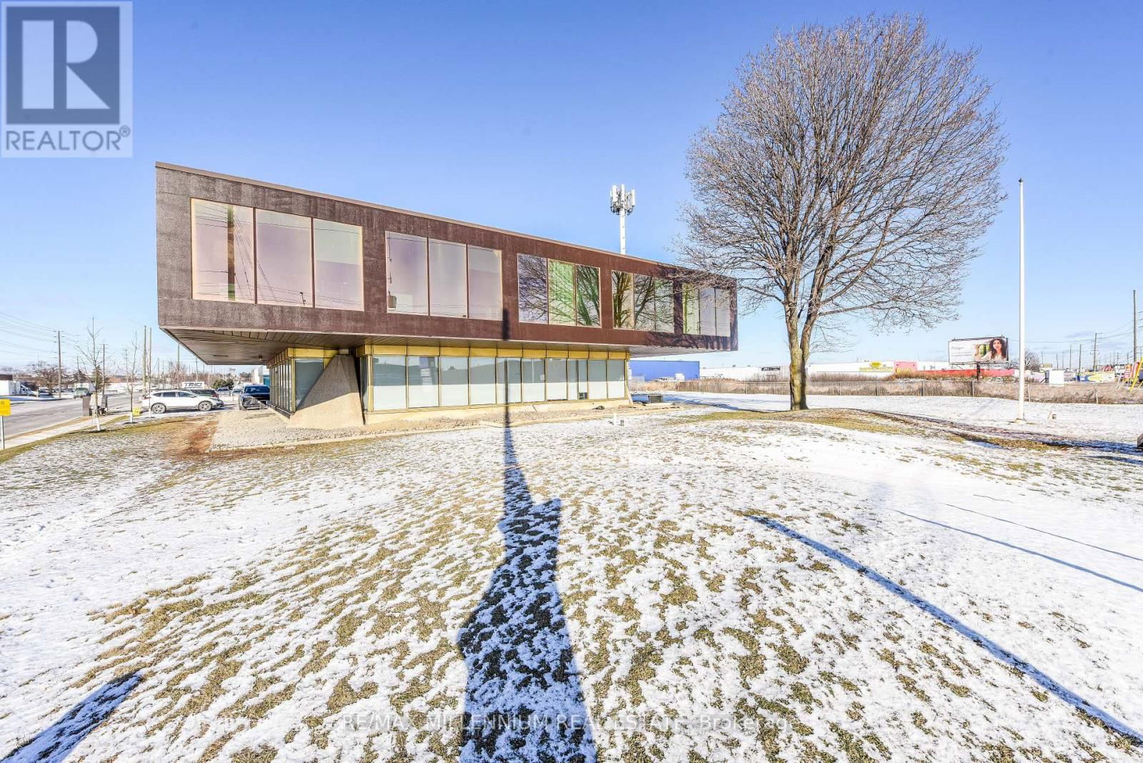 226-229 - 1300 STEELES AVENUE Image 1