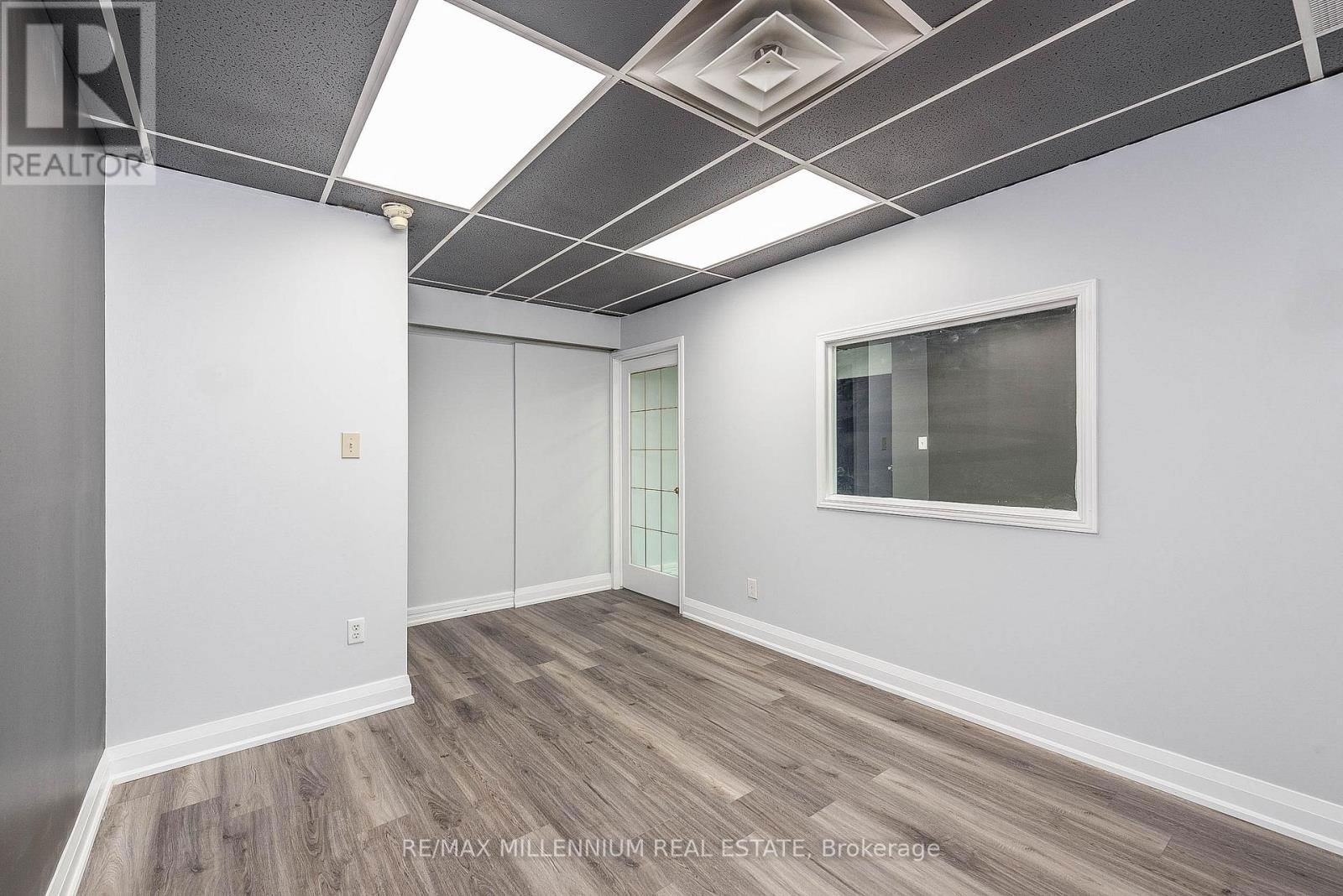 226-229 - 1300 STEELES AVENUE Image 14