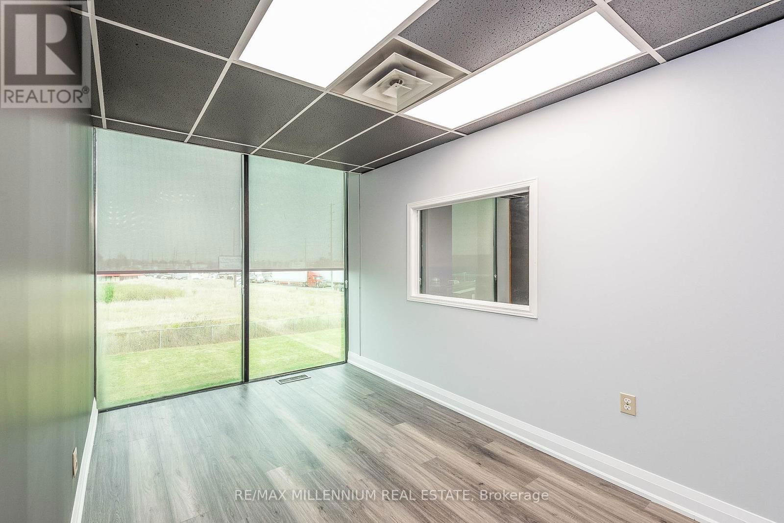 226-229 - 1300 STEELES AVENUE Image 16