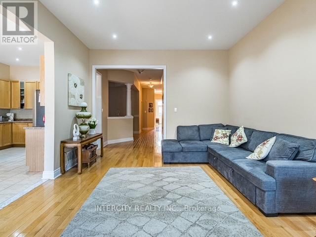 35 FONTAINEBLEU ROAD Image 10