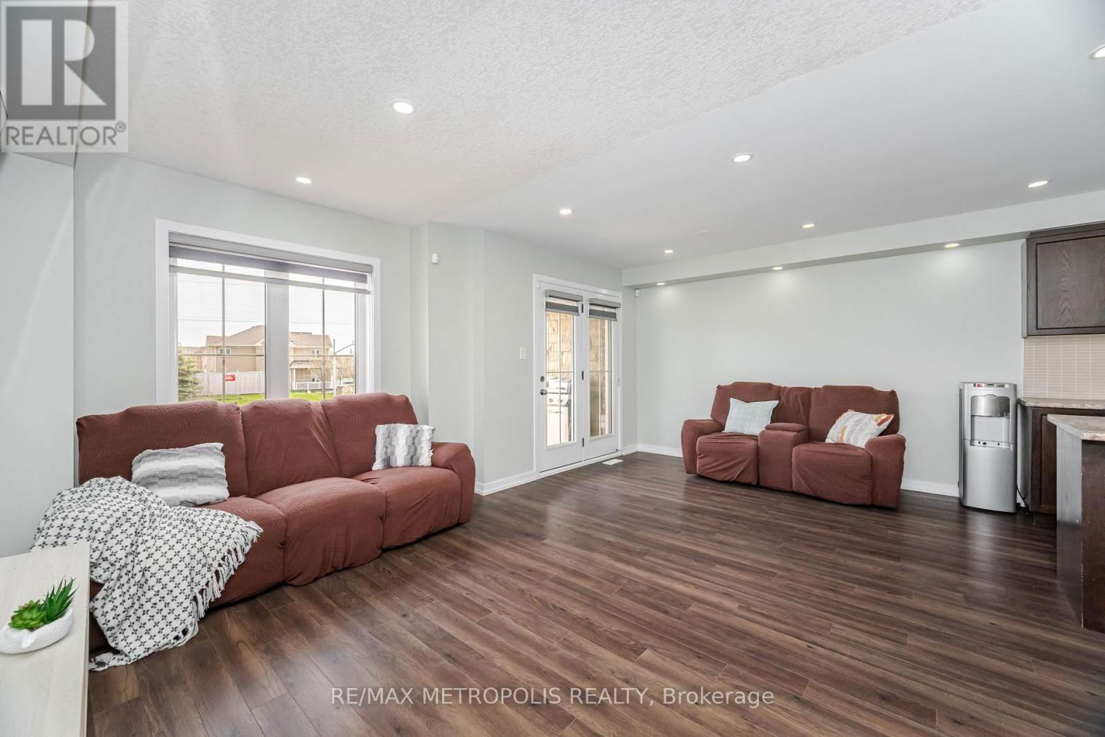 4 EDSEL ROAD Image 14