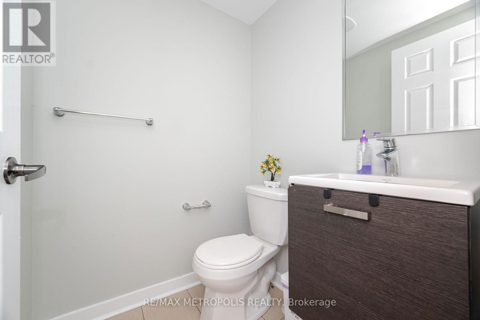 4 EDSEL ROAD Image 16