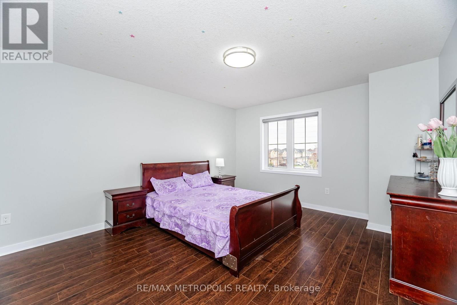 4 EDSEL ROAD Image 19
