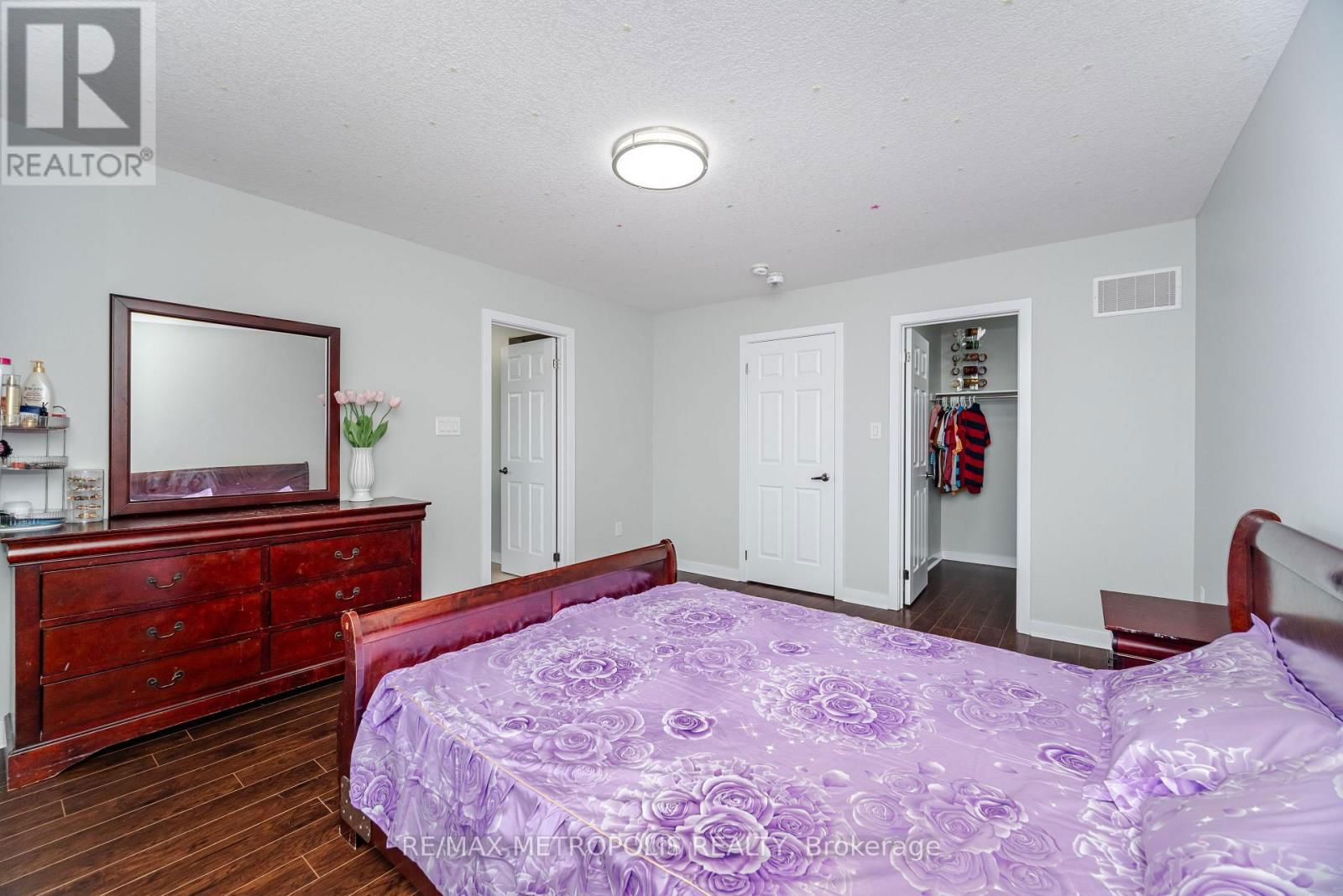 4 EDSEL ROAD Image 21