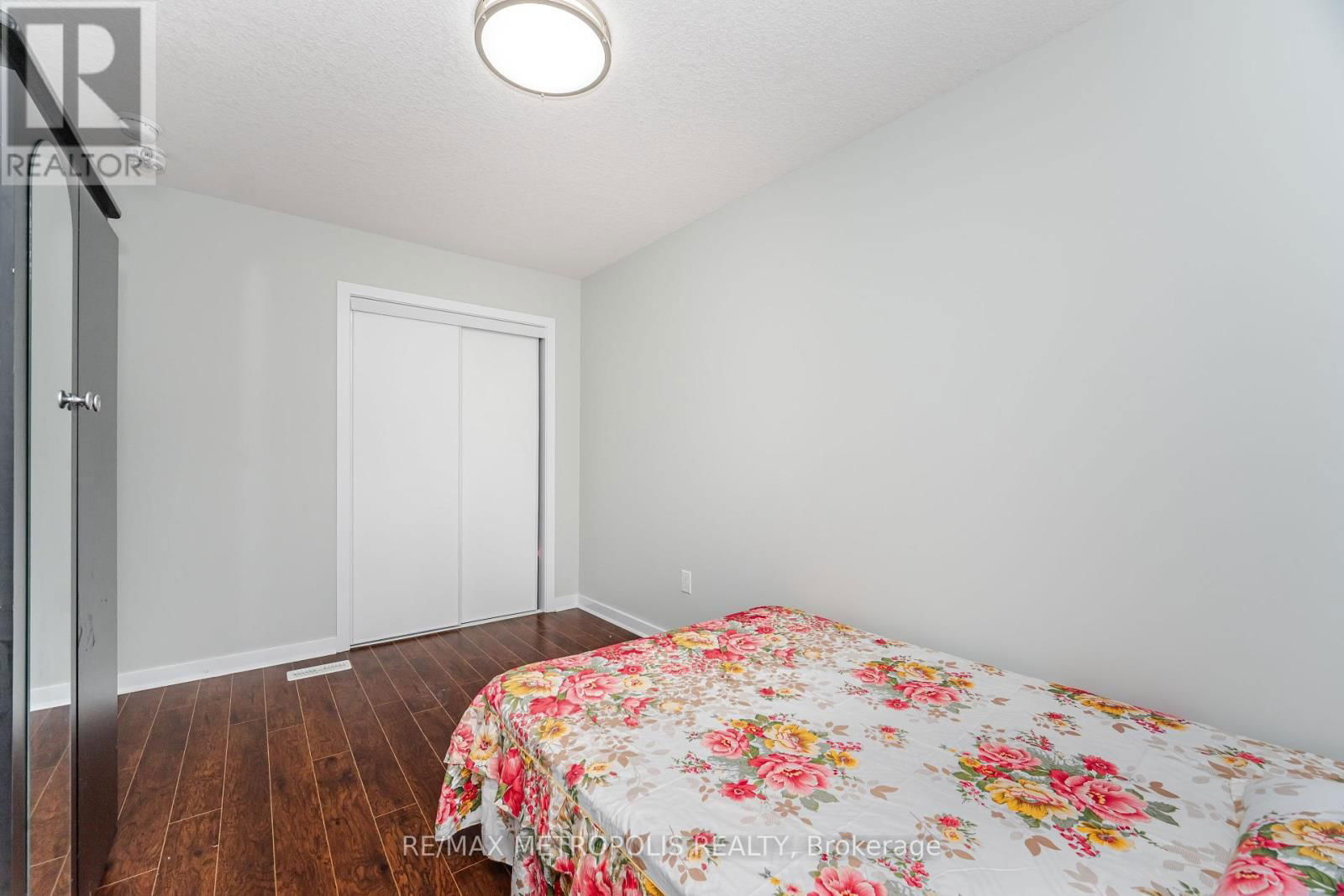 4 EDSEL ROAD Image 28