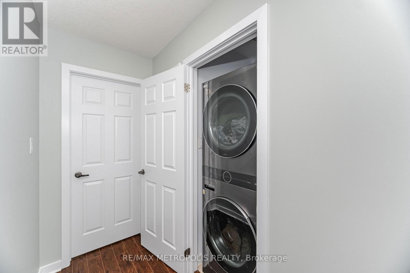 4 EDSEL ROAD Image 30